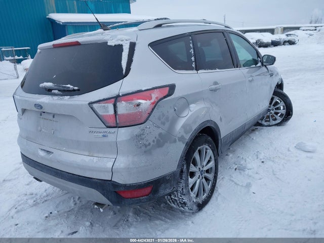 1FMCU9J95JUC49516 Ford Escape Titanium