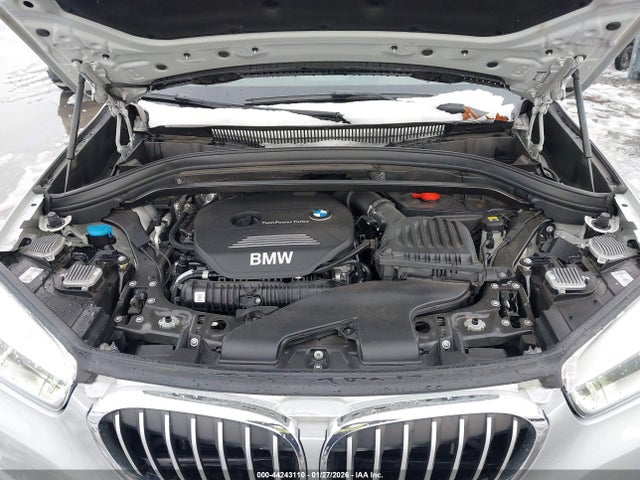 2016 BMW X1 WBXHT3C36G5F64885 Photo 9