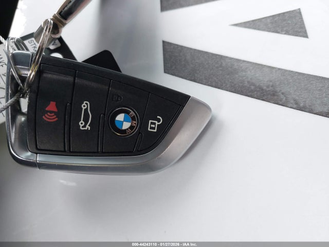 2016 BMW X1 WBXHT3C36G5F64885 Photo 10