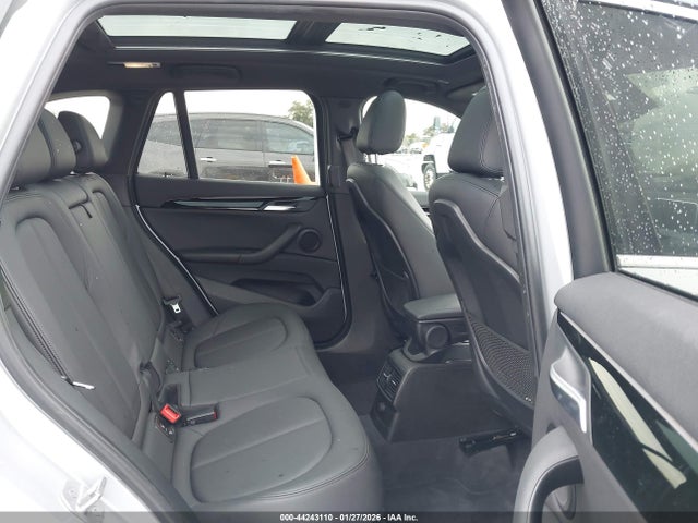 2016 BMW X1 WBXHT3C36G5F64885 Photo 7