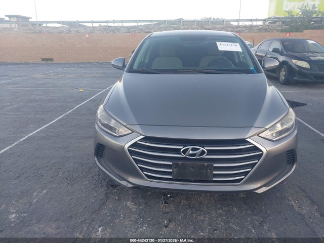 5NPD84LFXJH305916 Hyundai ELANTRA SEL