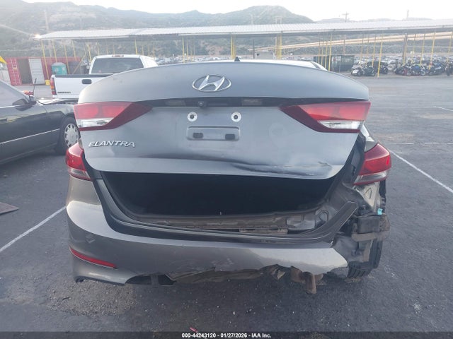 5NPD84LFXJH305916 Hyundai ELANTRA SEL