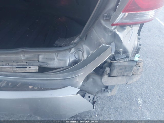 5NPD84LFXJH305916 Hyundai ELANTRA SEL
