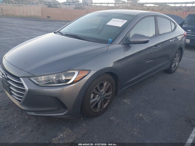 5NPD84LFXJH305916 Hyundai ELANTRA SEL
