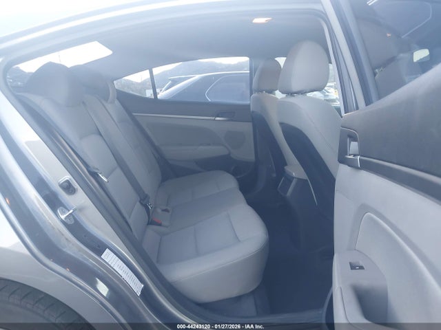 5NPD84LFXJH305916 Hyundai ELANTRA SEL