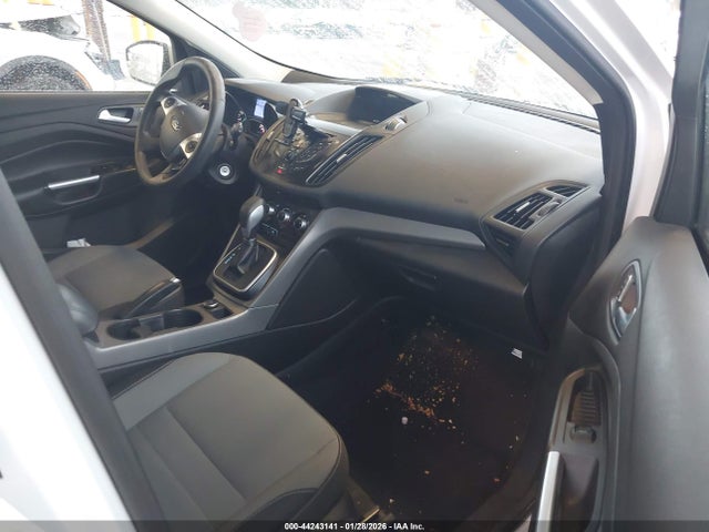 1FMCU0GX5EUA47220 Ford ESCAPE SE