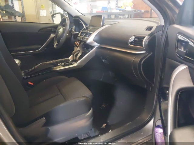 2019 MITSUBISHI ECLIPSE CROSS JA4AT4AA9KZ030732 Photo 4