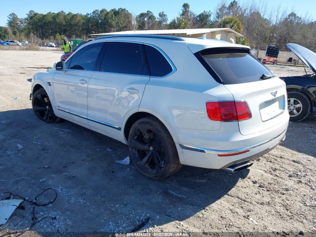 Продаж на аукціоні авто 2017 Bentley Bentayga W12/w12 First Edition, vin: SJAAC2ZV2HC015262, номер лоту: 44243214