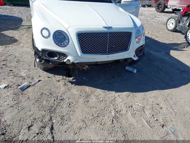 Продаж на аукціоні авто 2017 Bentley Bentayga W12/w12 First Edition, vin: SJAAC2ZV2HC015262, номер лоту: 44243214