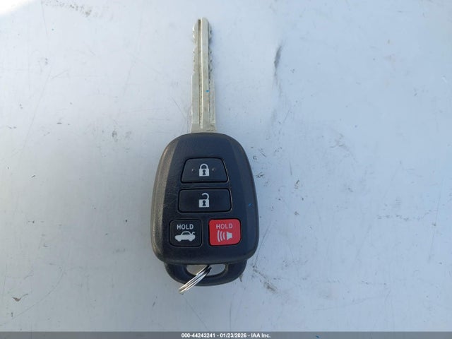 5YFBURHE0JP815808 Toyota COROLLA SE