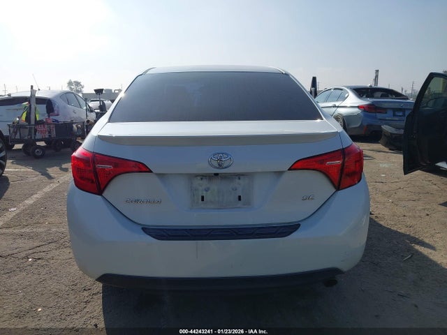 5YFBURHE0JP815808 Toyota COROLLA SE