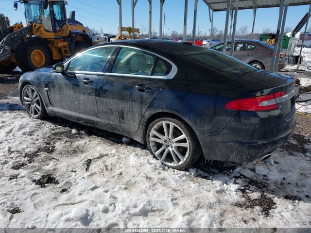 2010 JAGUAR XF SAJWA0GB5ALR51780 Photo 2