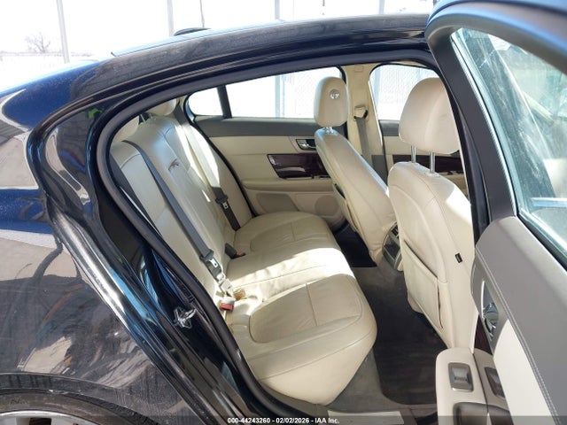 2010 JAGUAR XF SAJWA0GB5ALR51780 Photo 7