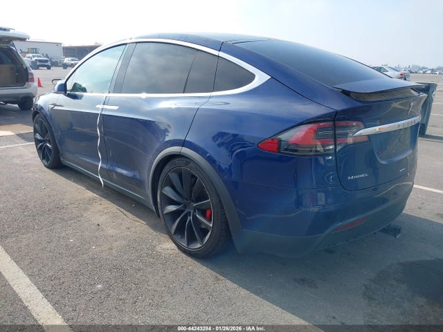 2016 TESLA MODEL X 5YJXCBE42GF021098 Photo 2