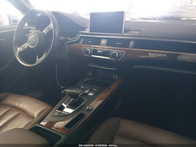 2017 AUDI A4 WAUENAF47HN034570 Photo 4