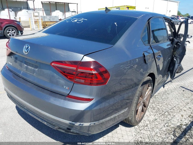 Продаж на аукціоні авто 2018 Volkswagen Passat 2.0t R-line/2.0t S, vin: 1VWAA7A36JC015585, номер лоту: 44243358