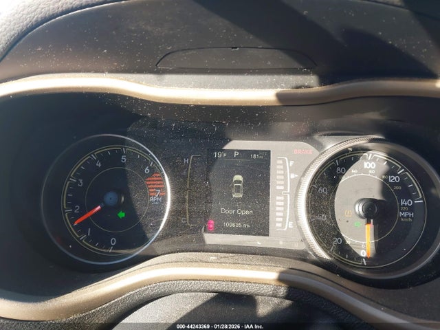 Продажа на аукционе авто 2018 Jeep Cherokee Latitude Fwd, vin: 1C4PJLCB0JD566261, номер лота: 44243369