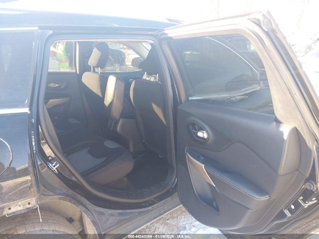 Продажа на аукционе авто 2018 Jeep Cherokee Latitude Fwd, vin: 1C4PJLCB0JD566261, номер лота: 44243369