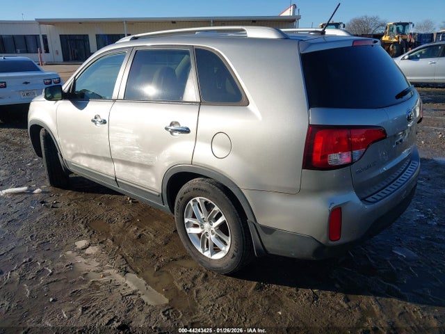 2015 KIA SORENTO 5XYKT4A6XFG628158 Photo 2