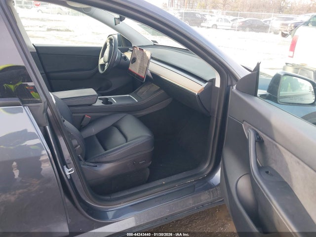 2021 TESLA MODEL Y 5YJYGDEE3MF190958 Photo 4