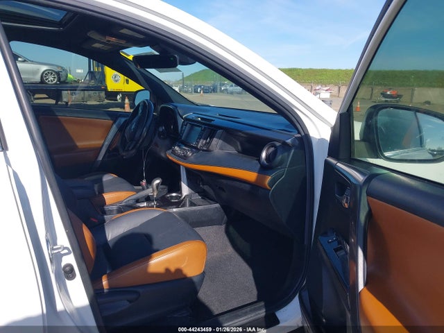 JTMJJREV5JD229925 Toyota Rav4 Hybrid Se