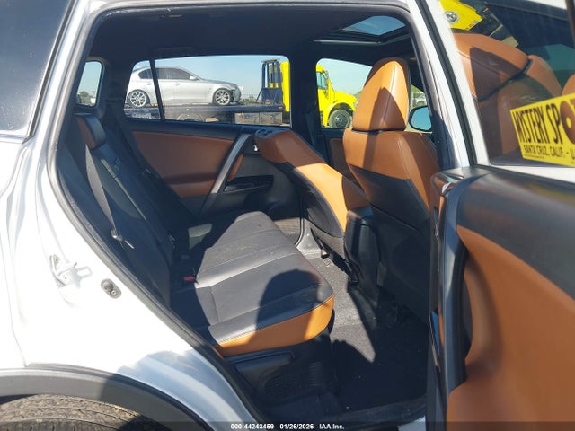 JTMJJREV5JD229925 Toyota Rav4 Hybrid Se
