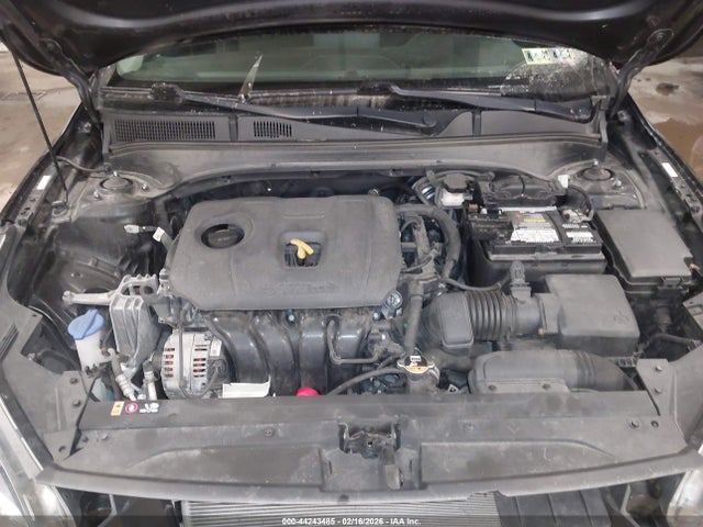 44243485 :رقم المزاد ، 3KPF24AD3ME267577 vin ، 2021 Kia Forte Lxs مزاد بيع