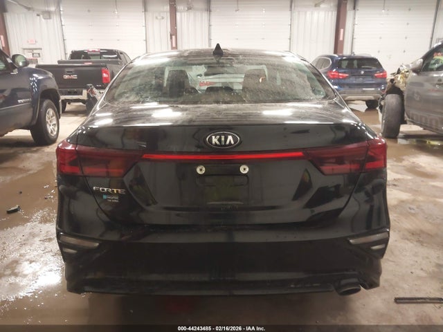 44243485 :رقم المزاد ، 3KPF24AD3ME267577 vin ، 2021 Kia Forte Lxs مزاد بيع