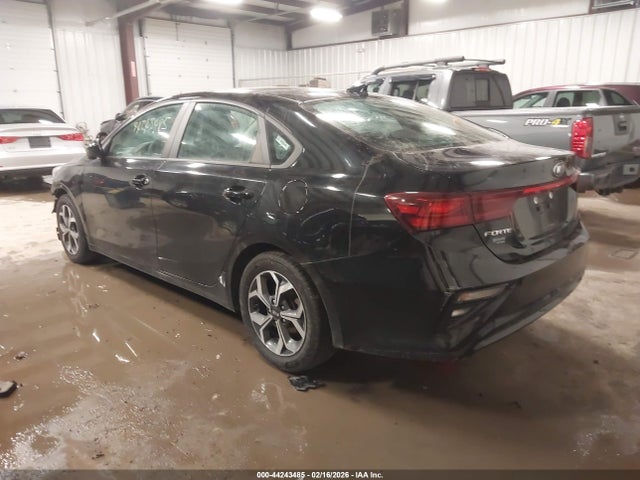 44243485 :رقم المزاد ، 3KPF24AD3ME267577 vin ، 2021 Kia Forte Lxs مزاد بيع