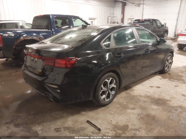 44243485 :رقم المزاد ، 3KPF24AD3ME267577 vin ، 2021 Kia Forte Lxs مزاد بيع