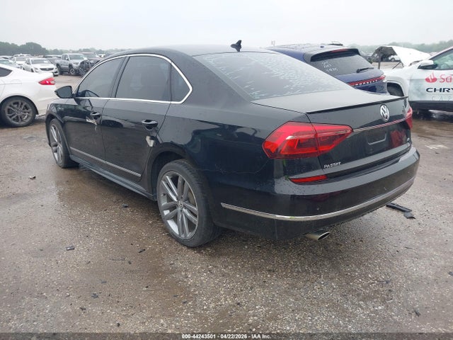 Продаж на аукціоні авто 2017 Volkswagen Passat 1.8t R-line, vin: 1VWDT7A33HC055267, номер лоту: 44243501