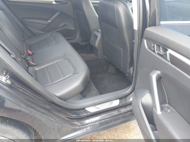 Продаж на аукціоні авто 2017 Volkswagen Passat 1.8t R-line, vin: 1VWDT7A33HC055267, номер лоту: 44243501