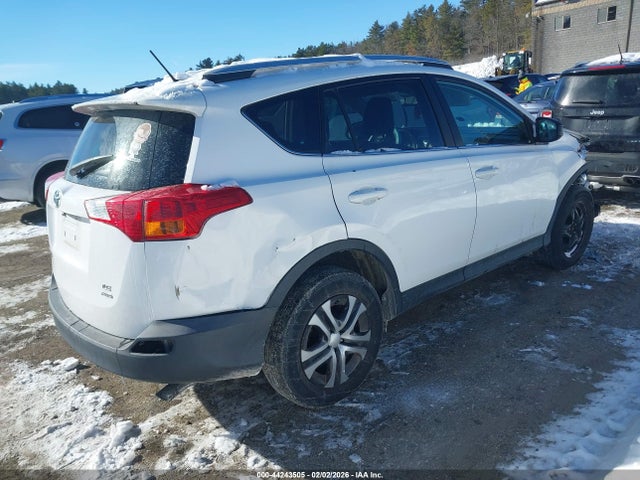 Toyota RAV4 LE 2015 2T3BFREV8FW394643 Image 4