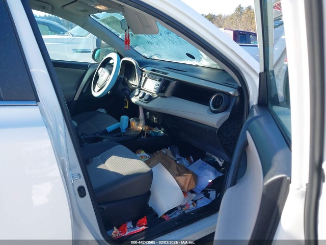 Toyota RAV4 LE 2015 2T3BFREV8FW394643 Image 5