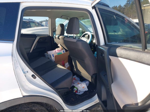 Toyota RAV4 LE 2015 2T3BFREV8FW394643 Image 8