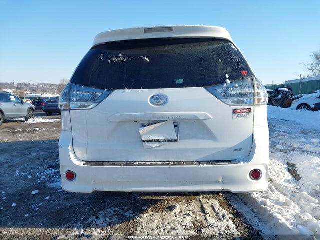 5TDXZ3DC7HS781148 Toyota Sienna Se Premium 8 Passenger