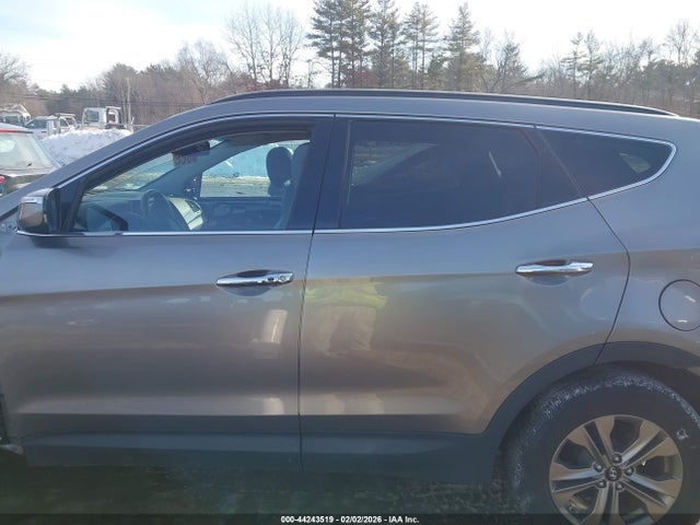 Продажа на аукционе авто 2016 Hyundai Santa Fe Sport 2.4l, vin: 5XYZUDLB3GG311605, номер лота: 44243519
