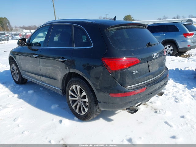 Audi Q5 2.0t Premium 2016 WA1L2AFP0GA046833 Image 3
