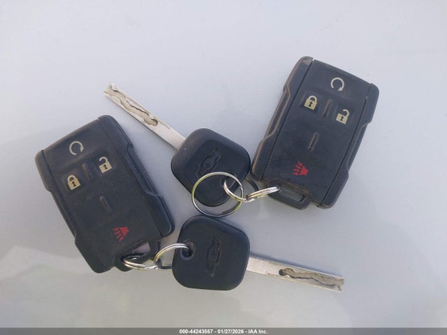 1GCUKRECXHF170944 Chevrolet Silverado 1500 1lt