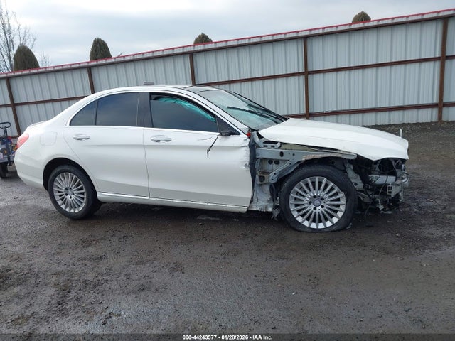 55SWF4KBXHU181666 Mercedes-Benz C 300 Luxury 4matic