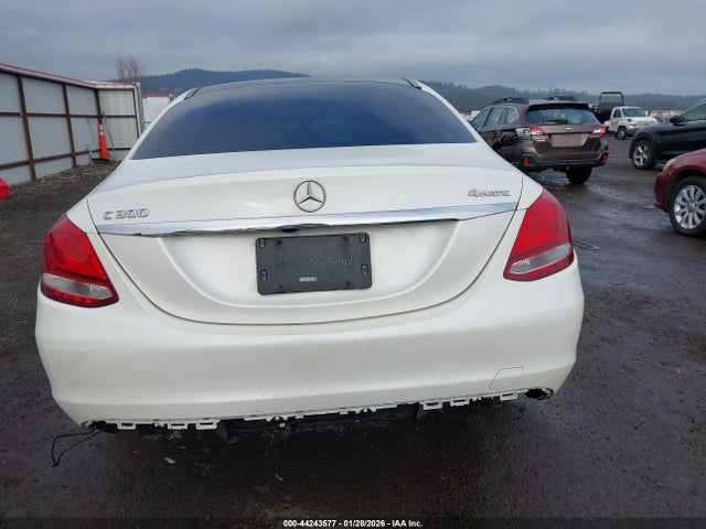 55SWF4KBXHU181666 Mercedes-Benz C 300 Luxury 4matic