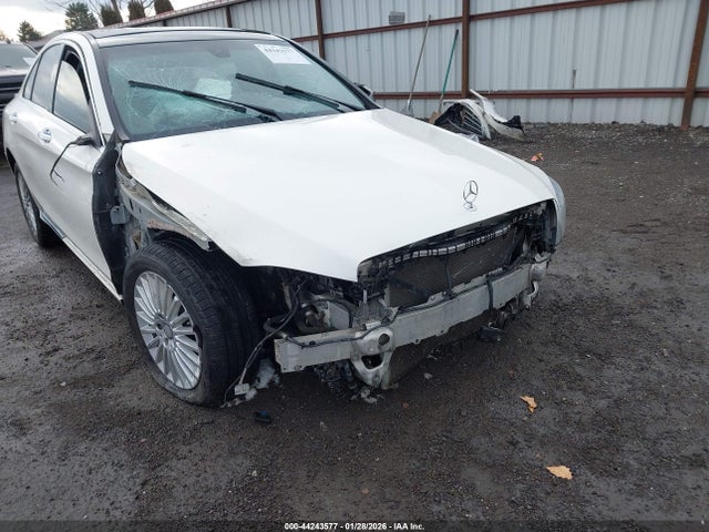 55SWF4KBXHU181666 Mercedes-Benz C 300 Luxury 4matic