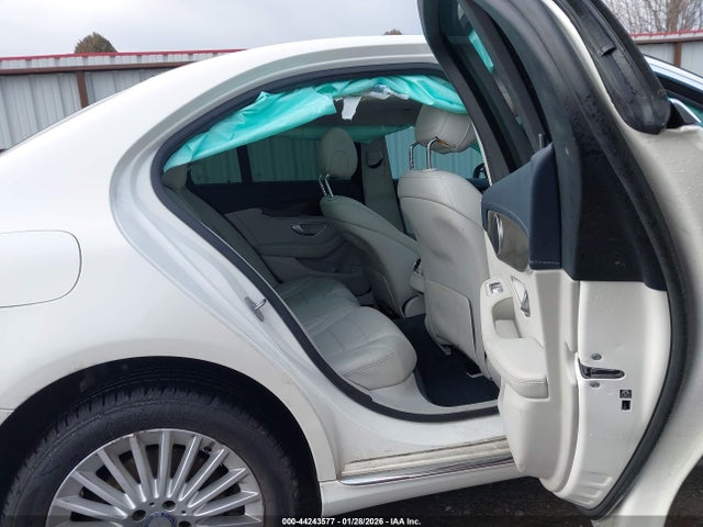 55SWF4KBXHU181666 Mercedes-Benz C 300 Luxury 4matic