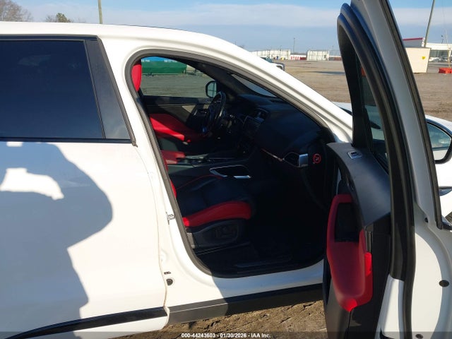 2017 JAGUAR F-PACE SADCM2BV3HA066607 Photo 4