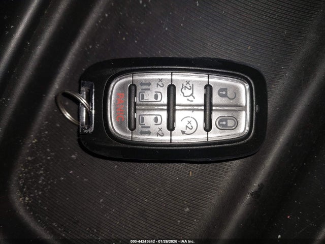 44243642 :رقم المزاد ، 2C4RC1BG1KR570662 vin ، 2019 Chrysler Pacifica Touring L مزاد بيع