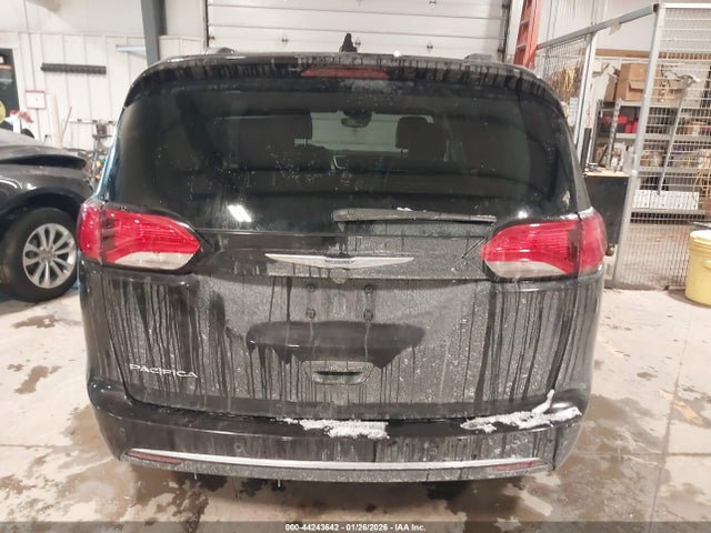 44243642 :رقم المزاد ، 2C4RC1BG1KR570662 vin ، 2019 Chrysler Pacifica Touring L مزاد بيع