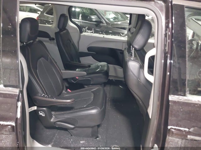 44243642 :رقم المزاد ، 2C4RC1BG1KR570662 vin ، 2019 Chrysler Pacifica Touring L مزاد بيع
