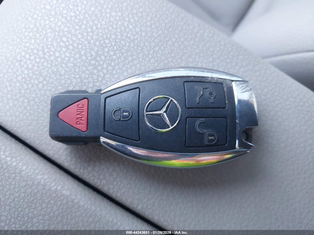 44243651 :رقم المزاد ، WDDGF4HB4CA622194 vin ، 2012 Mercedes-benz C 250 Luxury/sport مزاد بيع