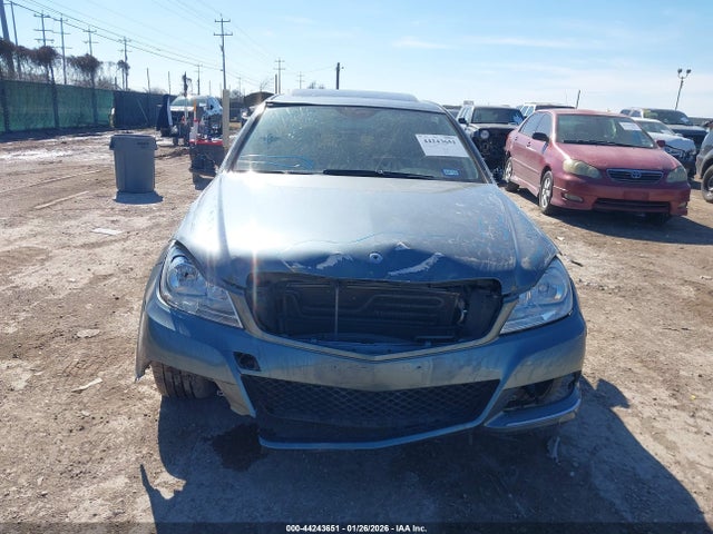 44243651 :رقم المزاد ، WDDGF4HB4CA622194 vin ، 2012 Mercedes-benz C 250 Luxury/sport مزاد بيع