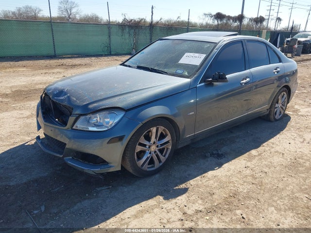 44243651 :رقم المزاد ، WDDGF4HB4CA622194 vin ، 2012 Mercedes-benz C 250 Luxury/sport مزاد بيع